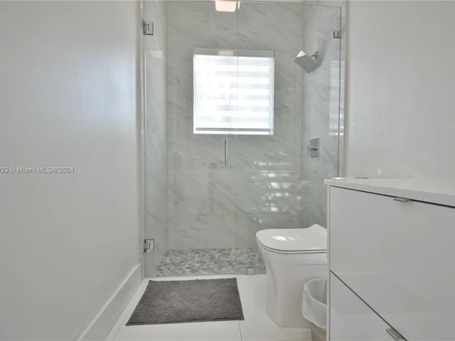 10287 NW 135th St, Hialeah Gardens FL 33018