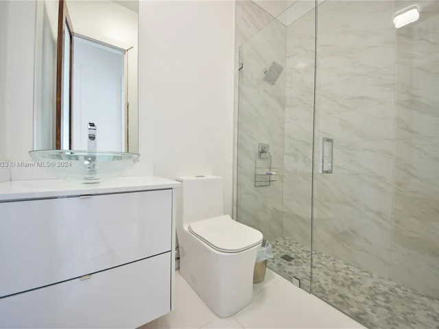 10287 NW 135th St, Hialeah Gardens FL 33018