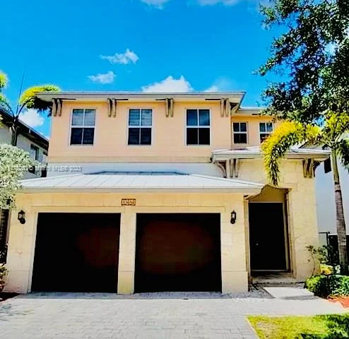 10464 NW 70th Ln, Doral FL 33178