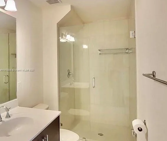 10464 NW 70th Ln, Doral FL 33178