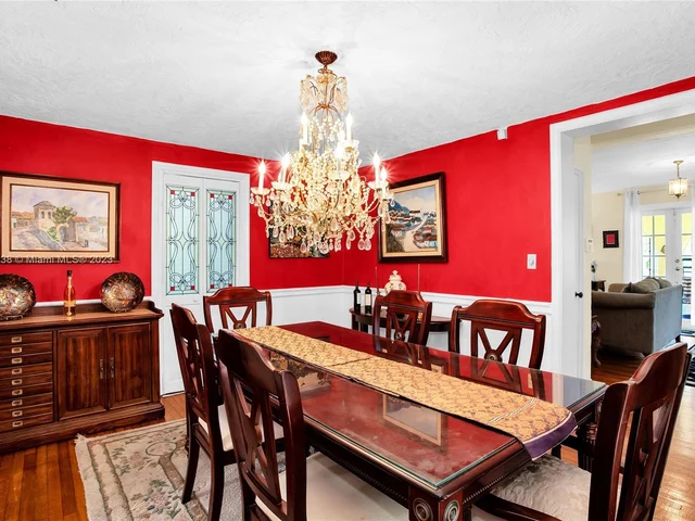 2618 Alhambra Cir, Coral Gables FL 33134