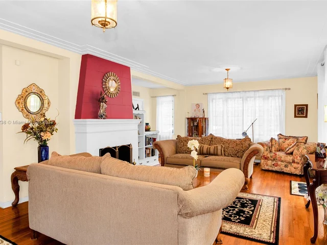 2618 Alhambra Cir, Coral Gables FL 33134