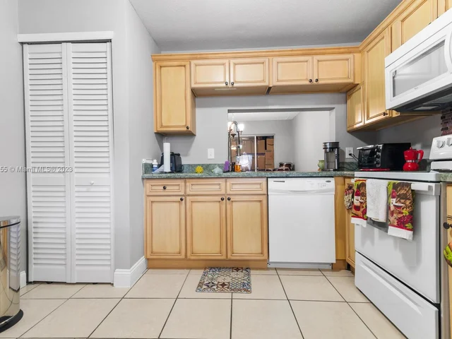 808 Nantucket Cir # 0, Lake Worth FL 33467