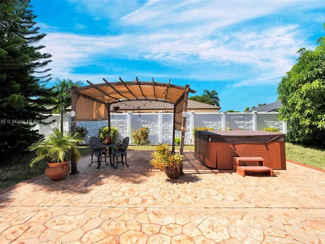 20680 SW 132nd Ave, Miami FL 33177