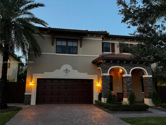 9895 NW 89th Ter, Doral FL 33178