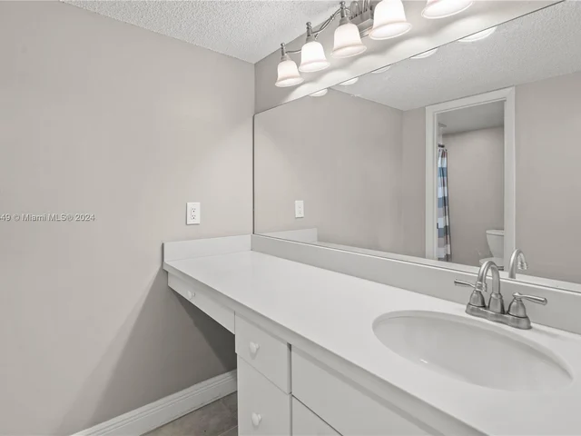 16171 Blatt Blvd # 108, Weston FL 33326