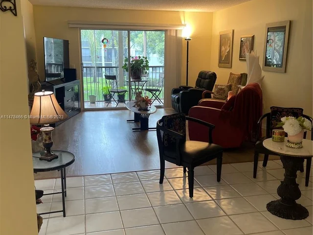 800 SW 137th Ave # 209G, Pembroke Pines FL 33027