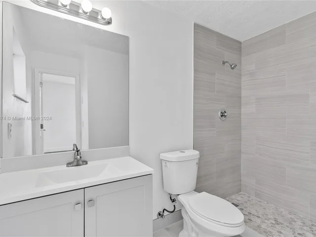 6475 SW 3rd Ct, Margate FL 33068