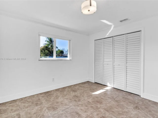 6475 SW 3rd Ct, Margate FL 33068