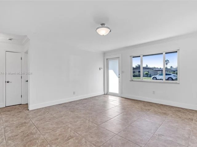 6475 SW 3rd Ct, Margate FL 33068