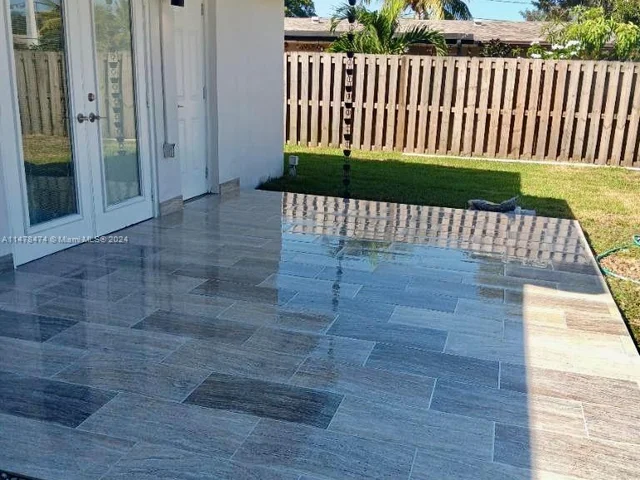 6475 SW 3rd Ct, Margate FL 33068