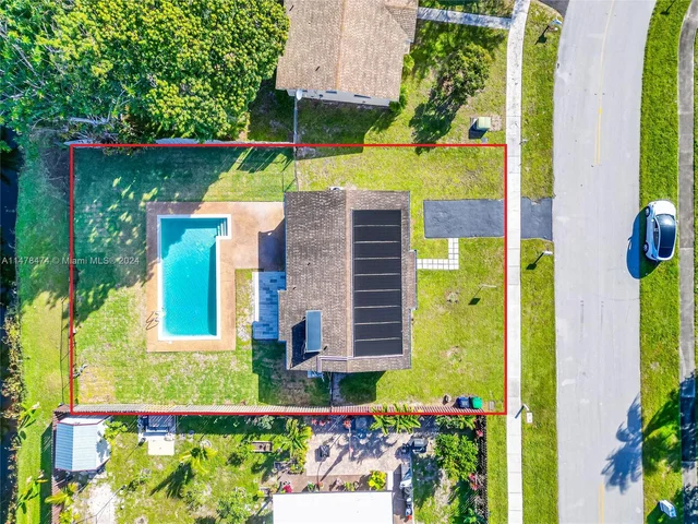 6475 SW 3rd Ct, Margate FL 33068