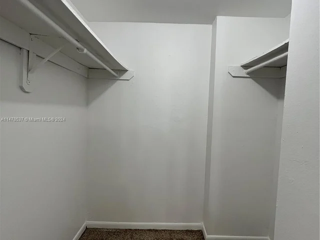 492 NW 165th St Rd # 611, Miami FL 33169