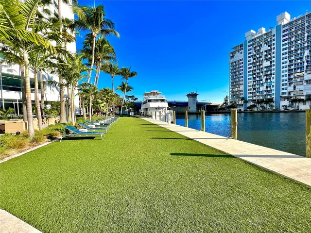 2670 E Sunrise Blvd # 1411, Fort Lauderdale FL 33304