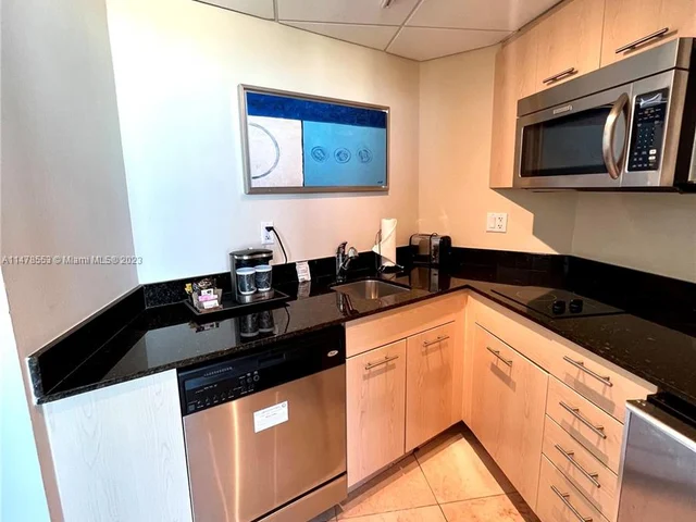 2670 E Sunrise Blvd # 1411, Fort Lauderdale FL 33304