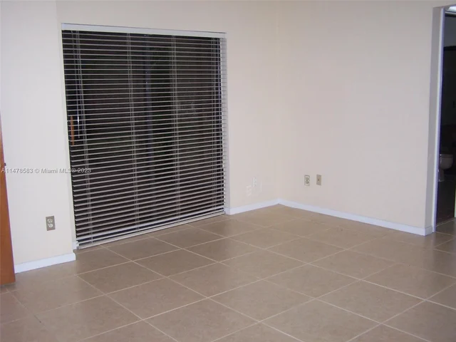 10305 NW 7th Ct, Plantation FL 33324