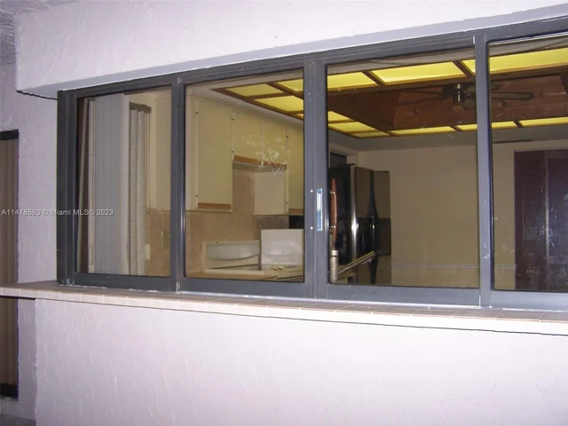 10305 NW 7th Ct, Plantation FL 33324