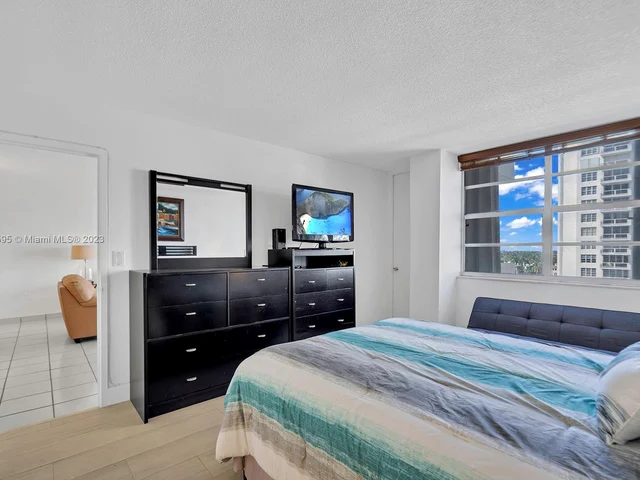 5701 Collins Ave # 611, Miami Beach FL 33140