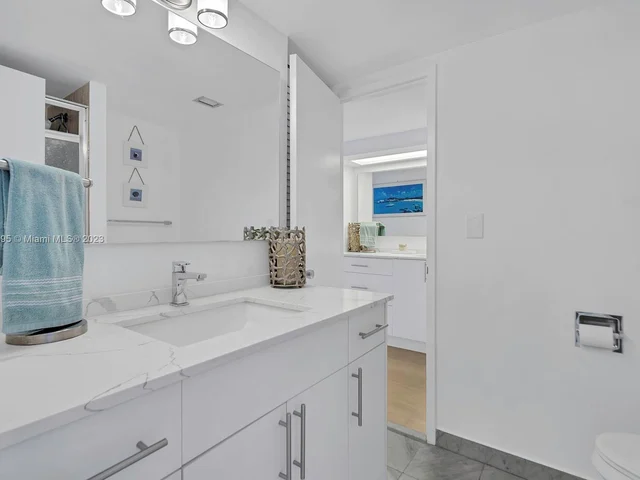 5701 Collins Ave # 611, Miami Beach FL 33140