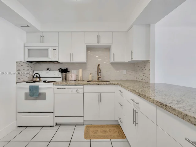 5701 Collins Ave # 611, Miami Beach FL 33140