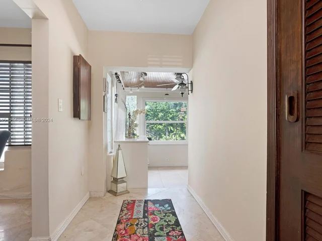 425 NW 100th Ter, Miami FL 33150