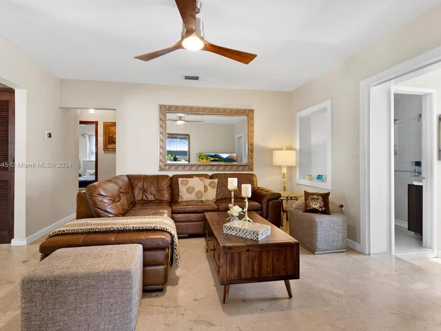 425 NW 100th Ter, Miami FL 33150