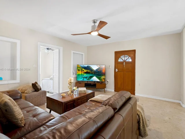 425 NW 100th Ter, Miami FL 33150