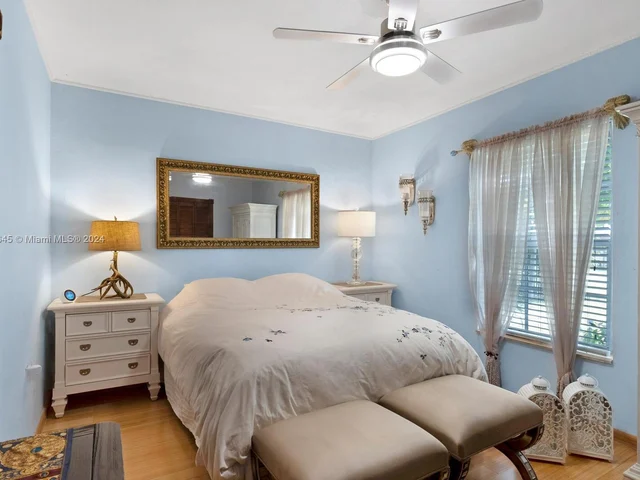 425 NW 100th Ter, Miami FL 33150