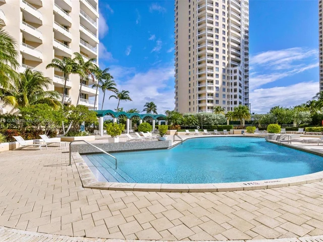 888 NE Brickell Key Dr # 2110, Miami FL 33131