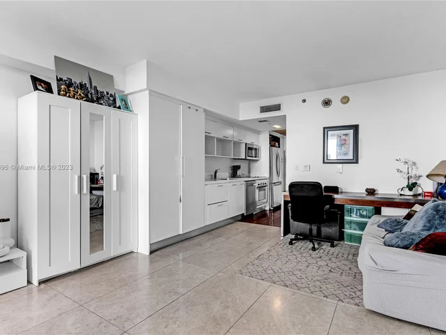 50 Biscayne Blvd # 705, Miami FL 33132