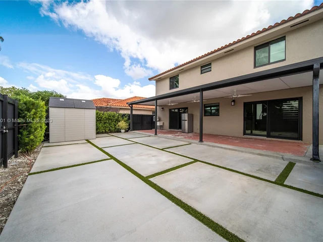 5770 SW 156th Ct, Miami FL 33193