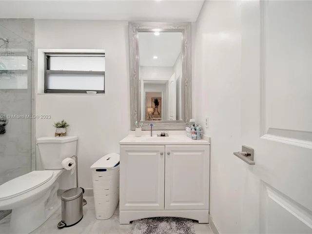 5770 SW 156th Ct, Miami FL 33193