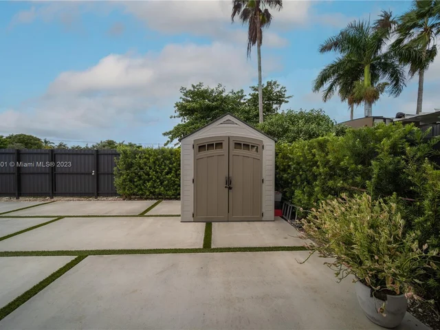 5770 SW 156th Ct, Miami FL 33193