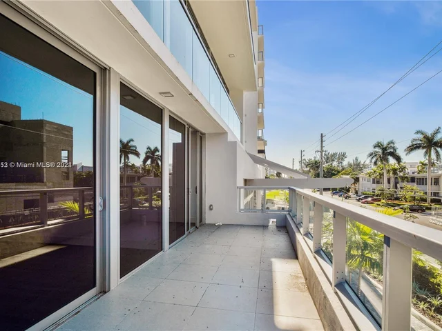 9521 E Bay Harbor Dr # 302, Bay Harbor Islands FL 33154