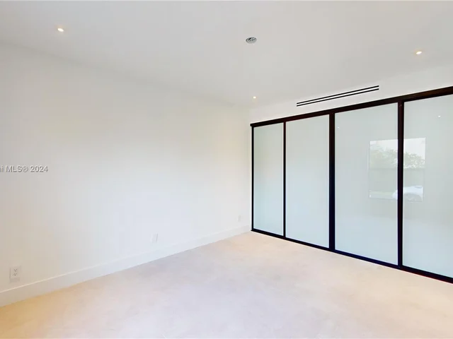 3522 NE 167th St # 7, North Miami Beach FL 33160