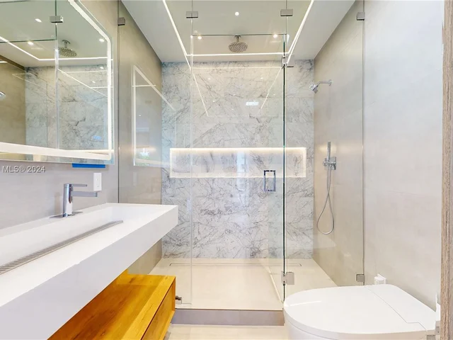 3522 NE 167th St # 7, North Miami Beach FL 33160