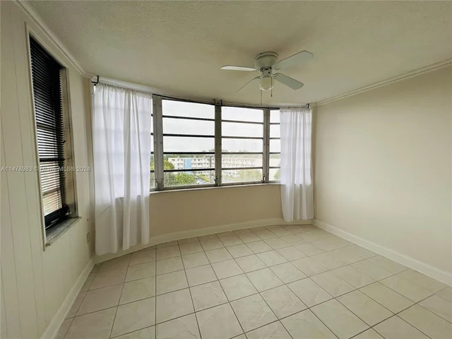 1700 NE 191st St # 511, Miami FL 33179