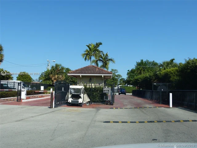 1700 NE 191st St # 511, Miami FL 33179