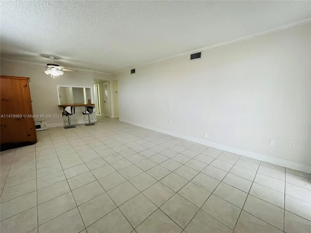 1700 NE 191st St # 511, Miami FL 33179