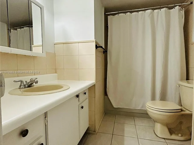 1700 NE 191st St # 511, Miami FL 33179