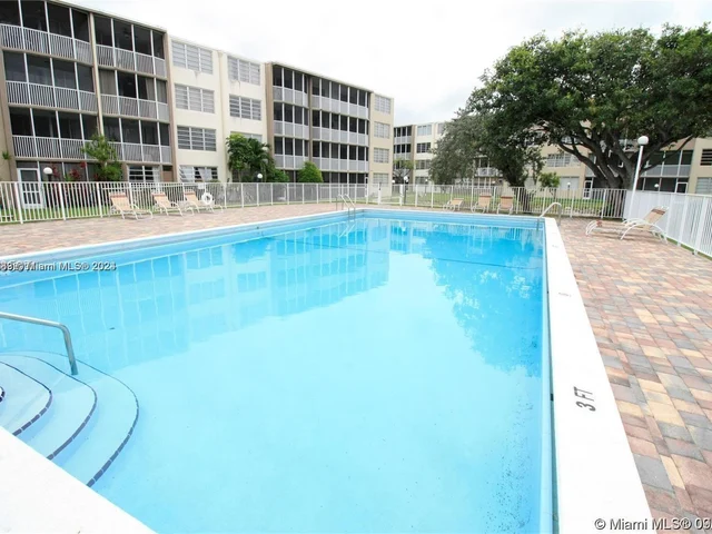 1700 NE 191st St # 511, Miami FL 33179