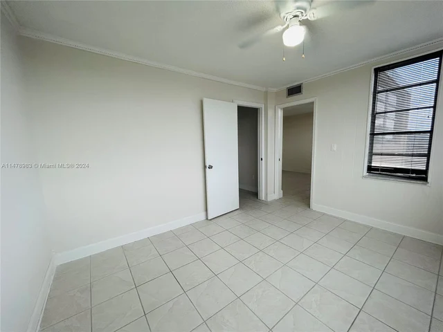 1700 NE 191st St # 511, Miami FL 33179