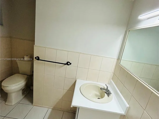 1700 NE 191st St # 511, Miami FL 33179