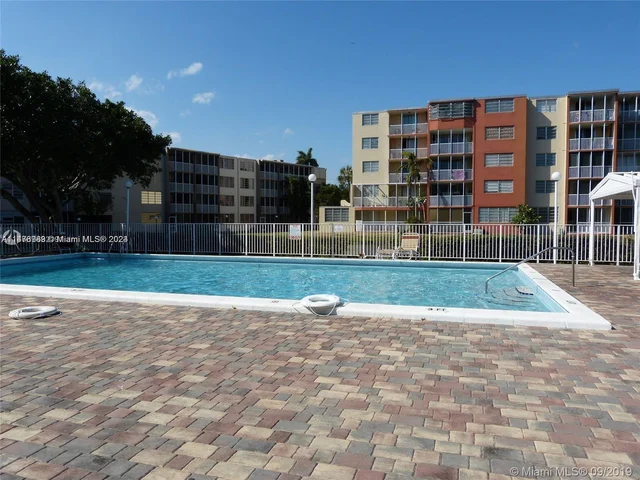 1700 NE 191st St # 511, Miami FL 33179