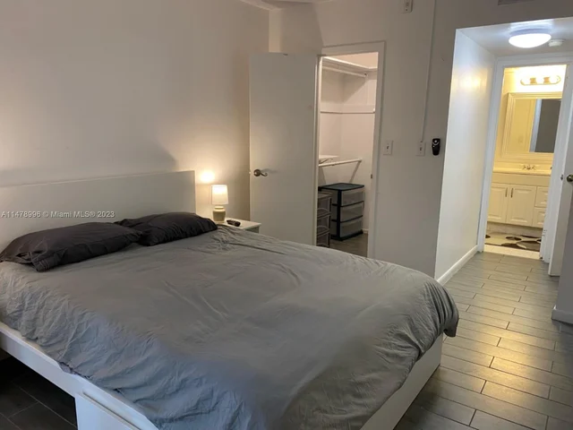 17570 Atlantic Blvd # 105, Sunny Isles Beach FL 33160