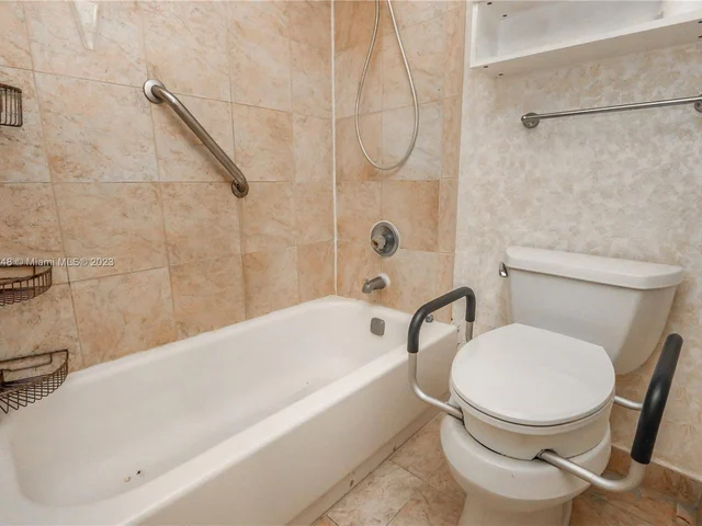 20379 W Country Club Dr # 2439, Aventura FL 33180