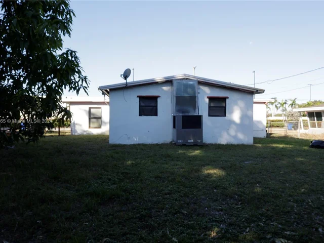 122 SW 24th Ave, Fort Lauderdale FL 33312