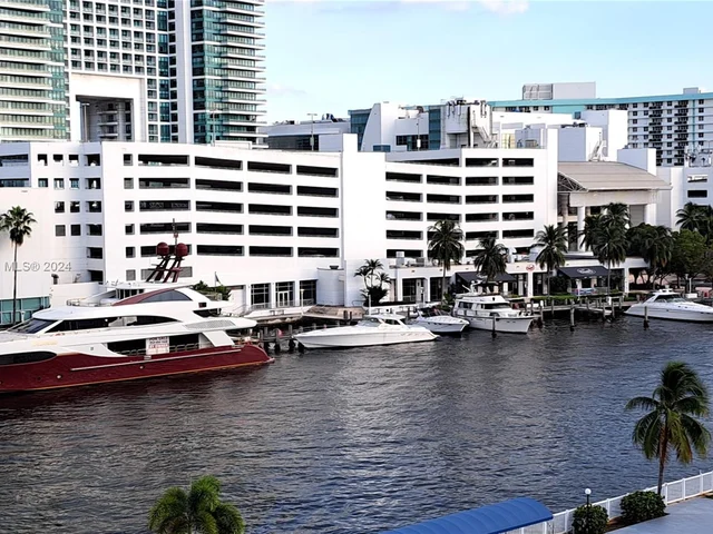 600 Parkview Dr # 718, Hallandale Beach FL 33009