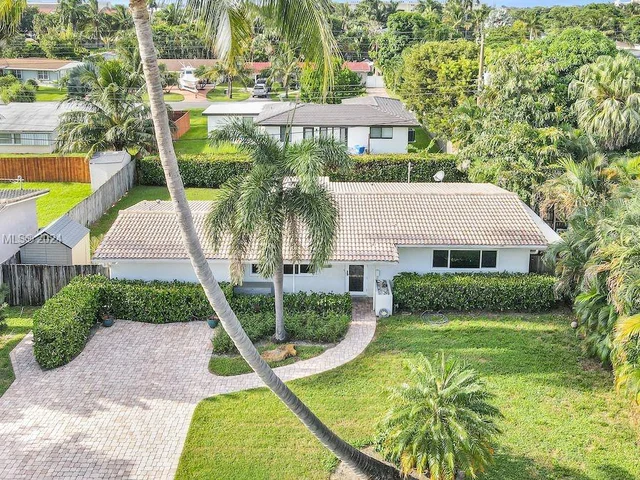 2349 NE 8th Court, Pompano Beach FL 33062