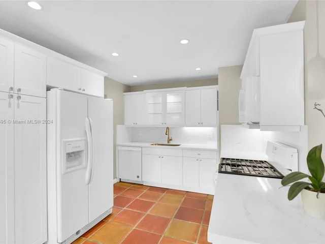 2349 NE 8th Court, Pompano Beach FL 33062